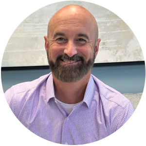 headshot of russell smith