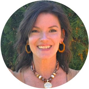 headshot of deanna blevins