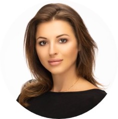 headshot of ioana pasca