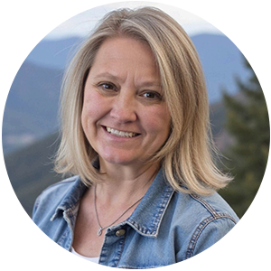 headshot of brenda clodfelter