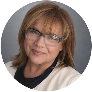 headshot of robin davis