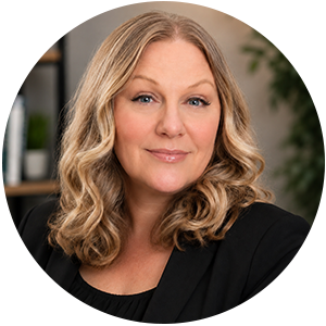 headshot of kelly kuykendall